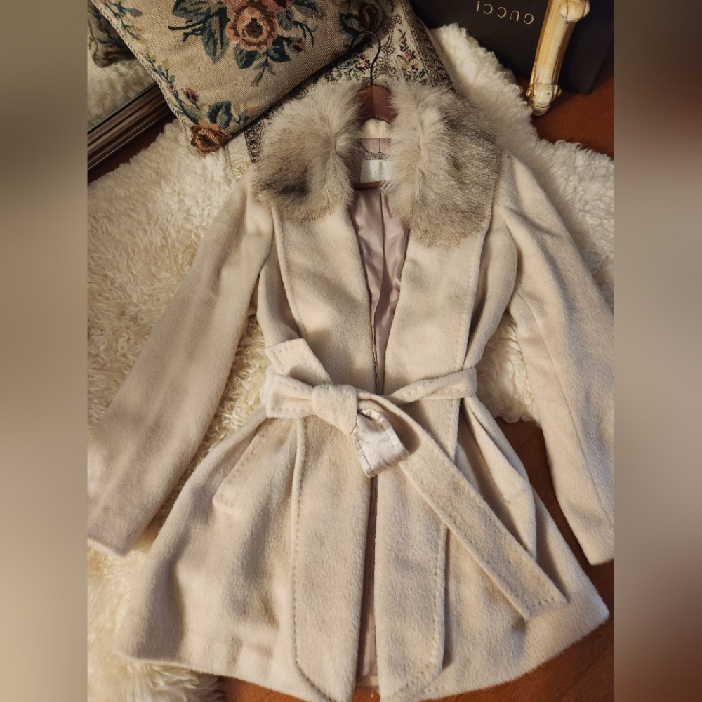 Classic Wool Trench Coat with Detachable Fur Collar Like New